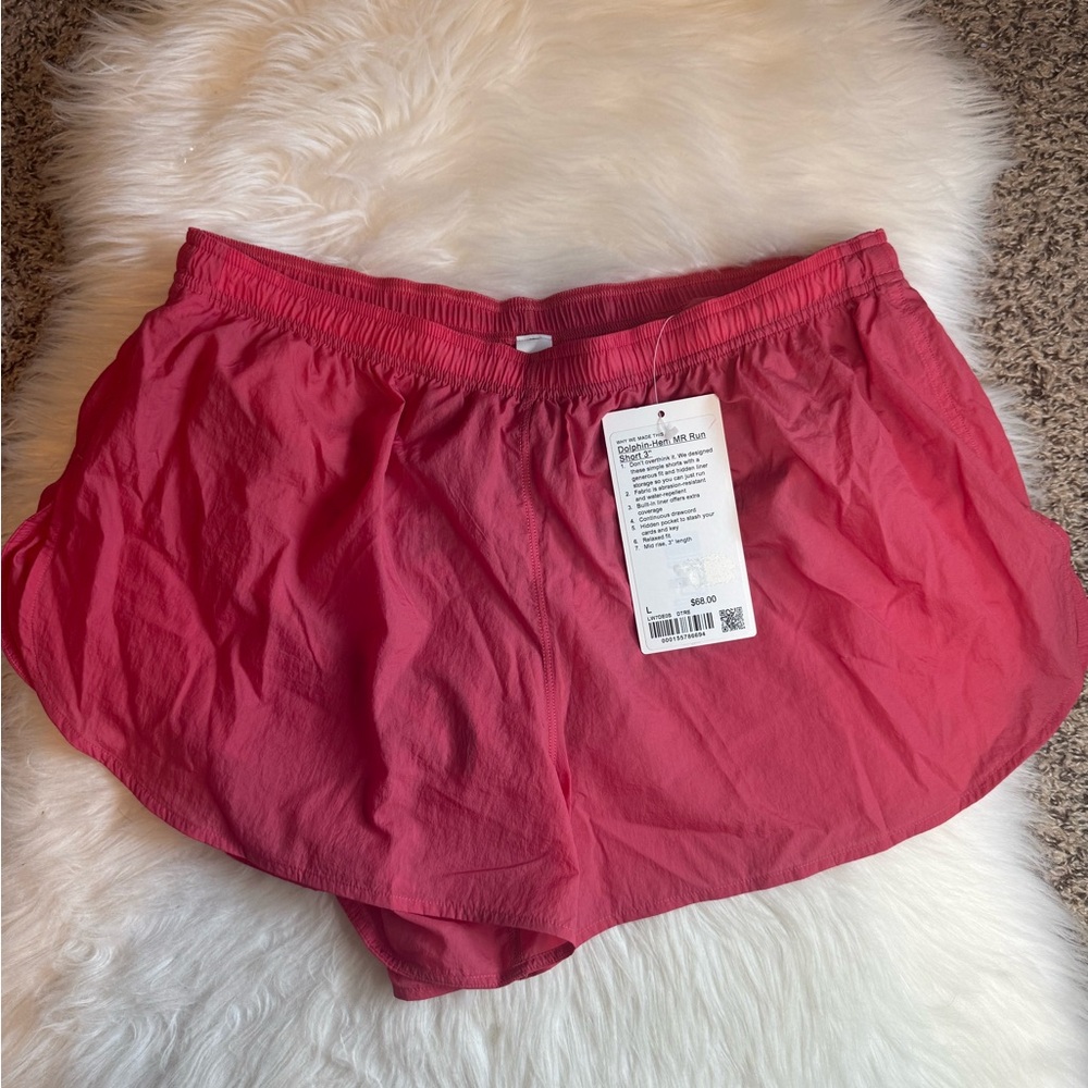 Lululemon Dolphin-Hem Mid Rise Running Short 3” DTRE size L new